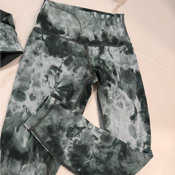 Lululemon Green Tie-Dye Sports Bra and Leggings Set!! - Picture 4 of 5